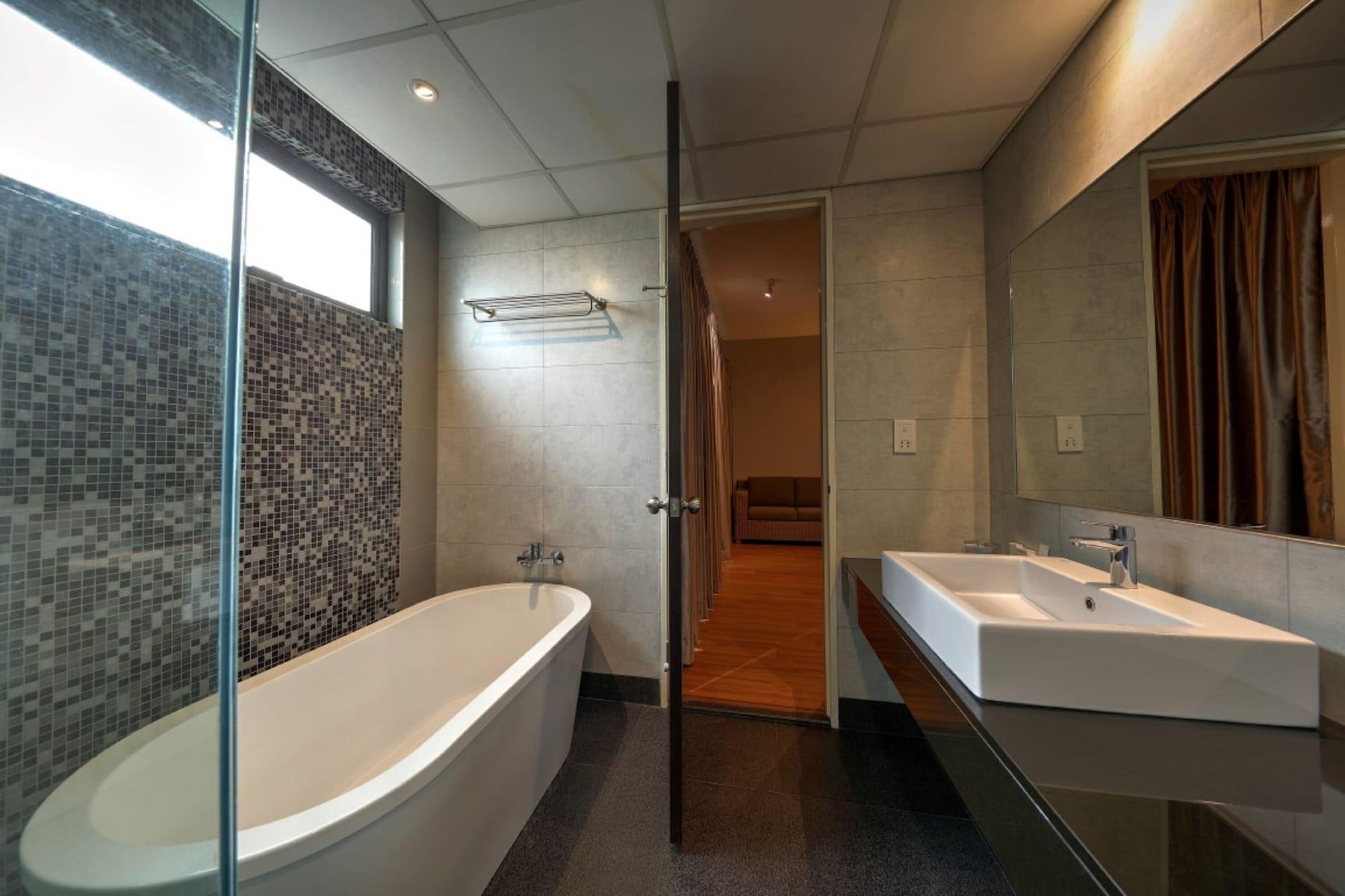 Acappella Suite Hotel, Shah Alam Exterior foto